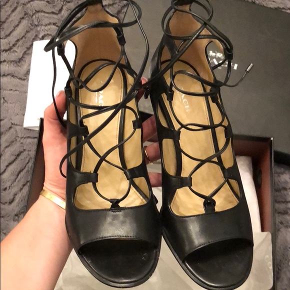 Coach Kira Soft shine calf tie up heels - Picture 3 of 7